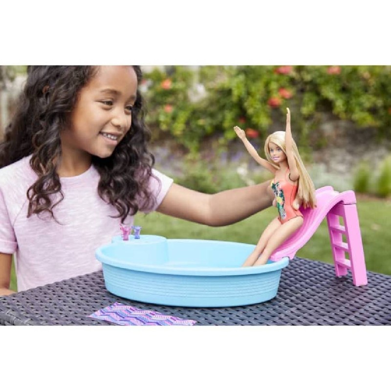 BARBIE CON PISCINA