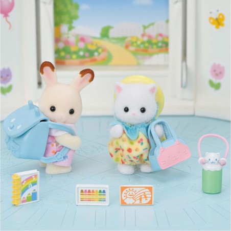 El Dúo De Bebés De Paseo