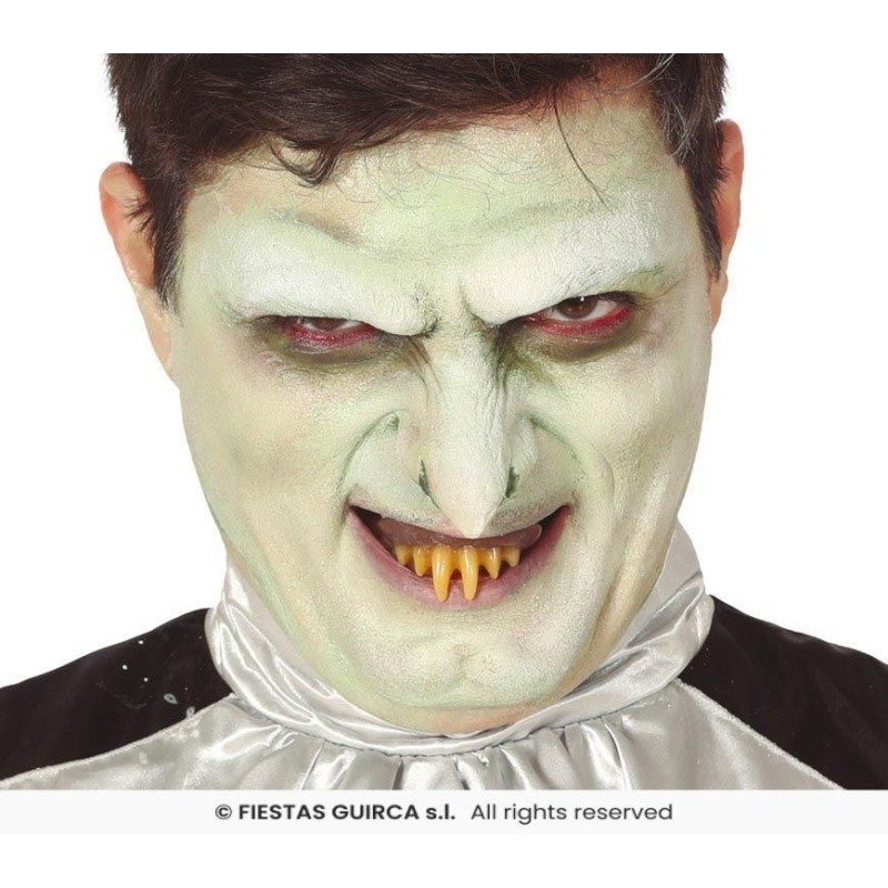 Colmillos amarillos vampiro