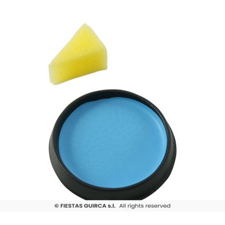 maquillaje con esponja azul claro