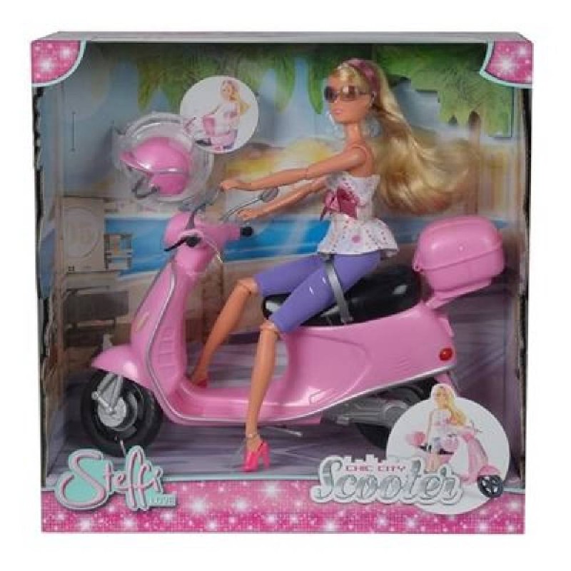 STEFFI LOVE CON SCOOTER