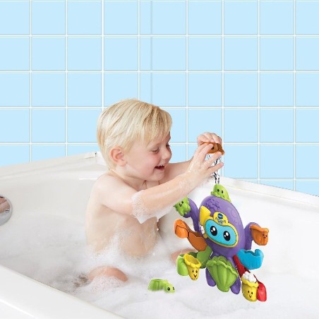 Pulpo bebé Juega en el baño